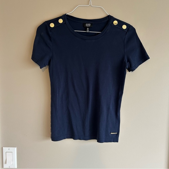 Navy Jones New York Shirt with great accents details on the front of the shirt - Picture 1 of 13